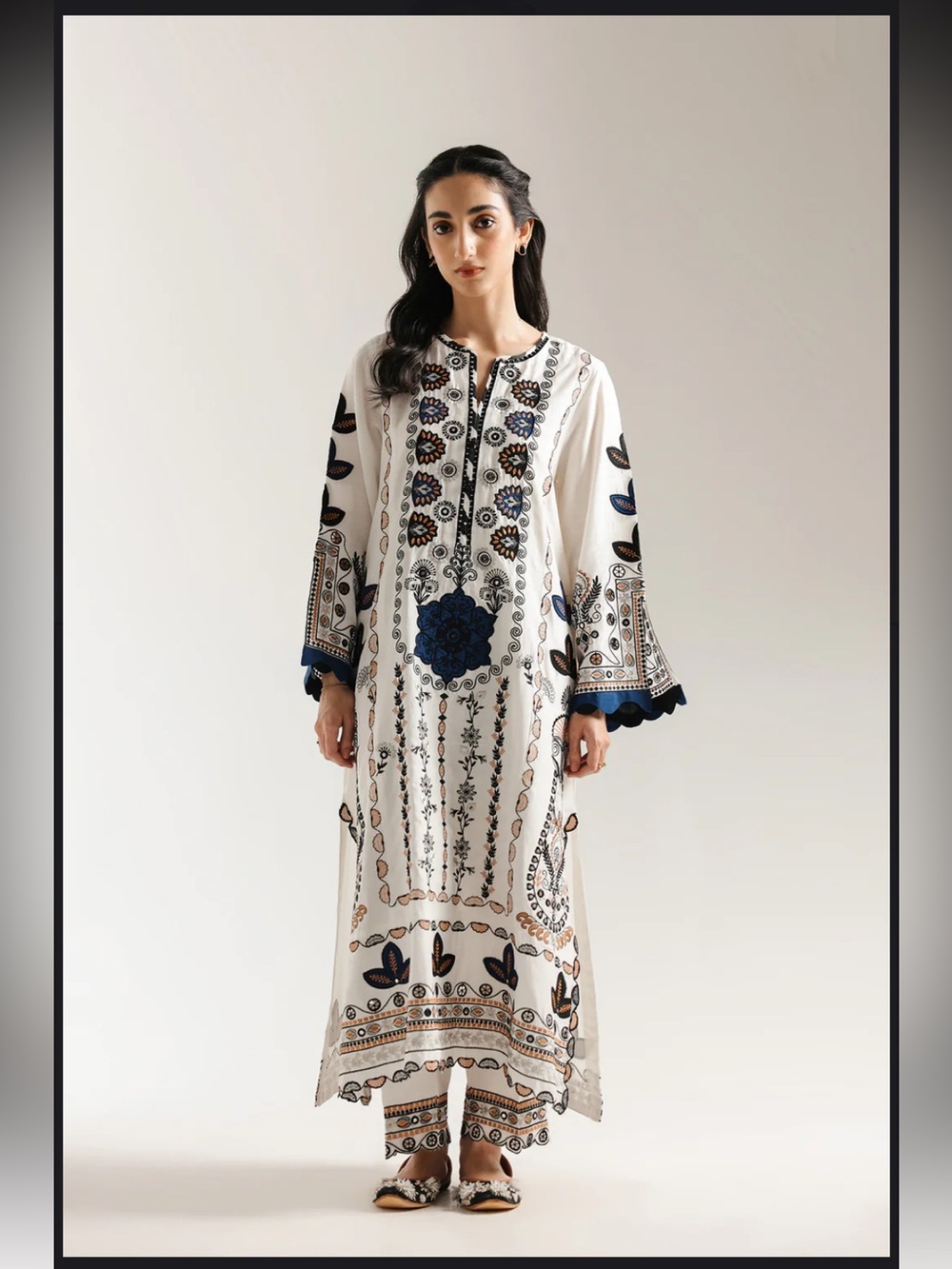 Embroidered White and Navy Long Sleeve Kameez with Pants